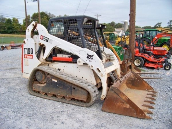 Bobcat T190 Skid Steer Loader with OROPS - 3