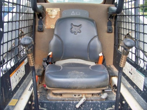 Bobcat T190 Skid Steer Loader with OROPS - 6