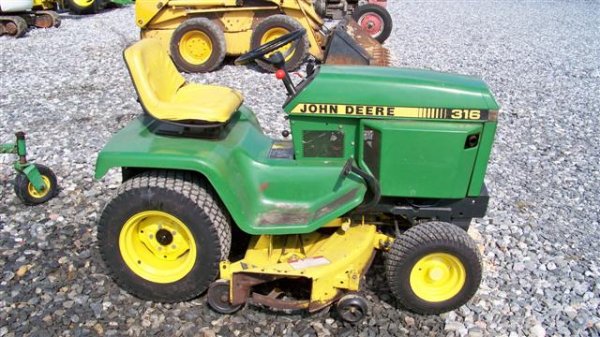 John Deere 316 Lawn & Garden Tractor, Front Hyd