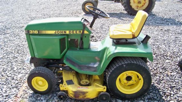 John Deere 316 Lawn & Garden Tractor, Front Hyd - 2