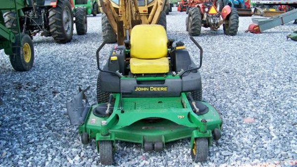 John Deere 757 Ztrack O Turn Mowers, Gas - 3