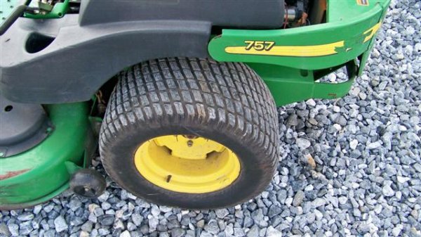 John Deere 757 Ztrack O Turn Mowers, Gas - 6