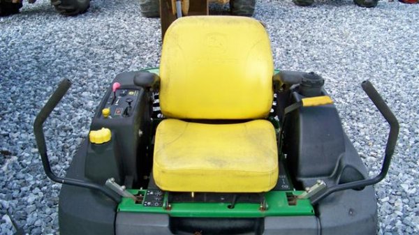 John Deere 757 Ztrack O Turn Mowers, Gas - 8