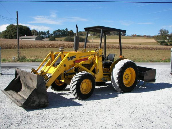 Massey Ferguson 50EX 4x4 Tractor with Loader: Massey Ferguson 50EX 4x4 Tractor with Loader, 75 Horsepower, 84" 4in1 Bucket, Power Shuttle Trans, PTO, 89" Box Blade, OROPS, and 16.9-28 Rear Tires. Serial #5157S52370 This is a due not miss event, y