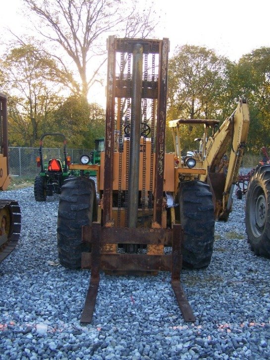 Case 584 Rough Terrain Fork Lift, 4' Forks, ORO - 2