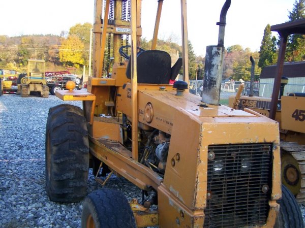 Case 584 Rough Terrain Fork Lift, 4' Forks, ORO - 5