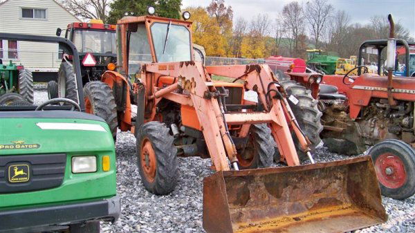 Kubota M4030DT 4x4 Tractor With Loader Sims Cab: Kubota M4030DT 4x4 Tractor With 1870 Loader and Sims Soft Cab, 51 Horsepower, Shows 1878 Hours, 540 PTO, 2 Remotes. This Tractor Has Clutch Problems and Being Sold As-IS. Serial #50144 This is a due n