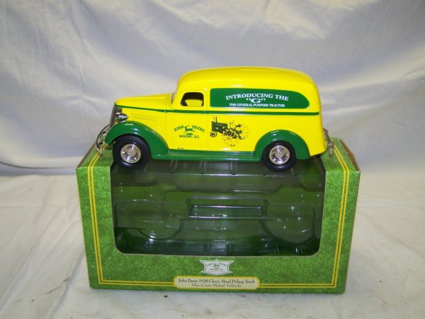 Ertl John Deere G 1938 Chevy Toy Truck: Ertl John Deere 1938 Chevy Toy Truck with Advertising for the Model G Tractor, Box Included. This is a due not miss event, you will not believe the Quantity or the QUALITY!!! This auction is to be hel