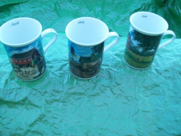 John Deere Scene Mugs & Salt and Pepper Shaker - 3