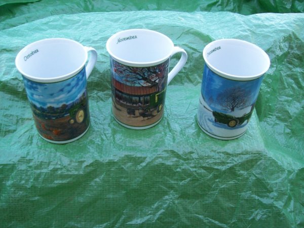 John Deere Scene Mugs & Salt and Pepper Shaker - 6