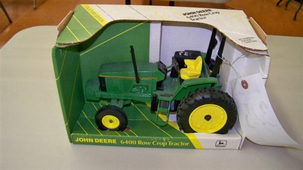 Ertl John Deere 6400 Toy Farm Tractor