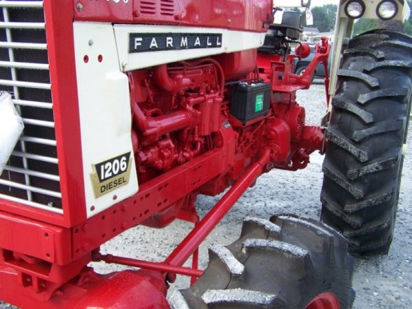 International 1206 4x4 Farm Tractor Restored - 9