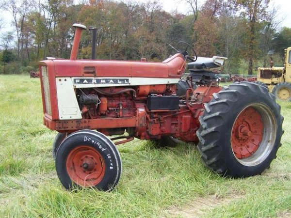 IH Farmall 706 Wide Front Antique Farm Tractor