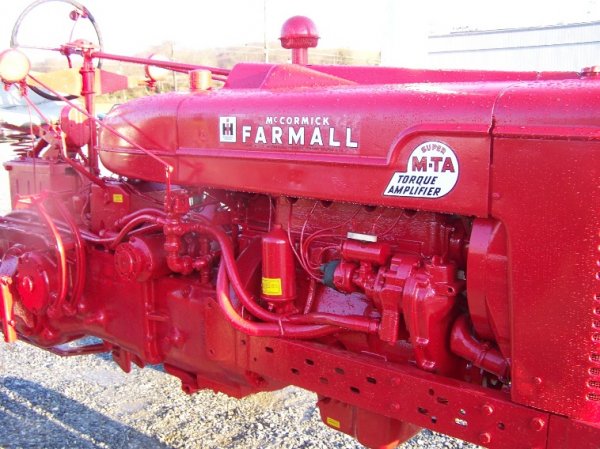 Farmall Super MTA Narrow Front Antique Tractor - 10