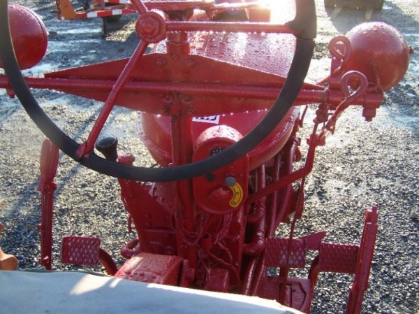 Farmall Super MTA Narrow Front Antique Tractor - 6