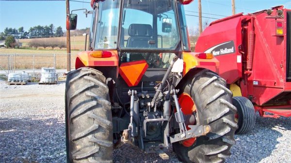 Kubota M8540 4x4, Cab, Loader, 664 Hours, Hyd Shu - 4