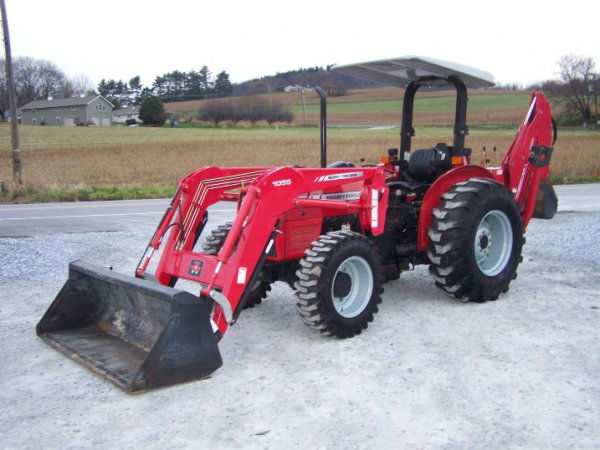 Massey Ferguson 461 Tractor with Loader Backhoe: Very Nice Massey Ferguson 461 Tractor with 1055 Loader & 1580 Backhoe, 245 Hours, 75 Horsepower, 72" Skid Steer style loader bucket, 24" Backhoe Bucket, Rops, Canopy, Serial # 9852 ER 03071 This is a