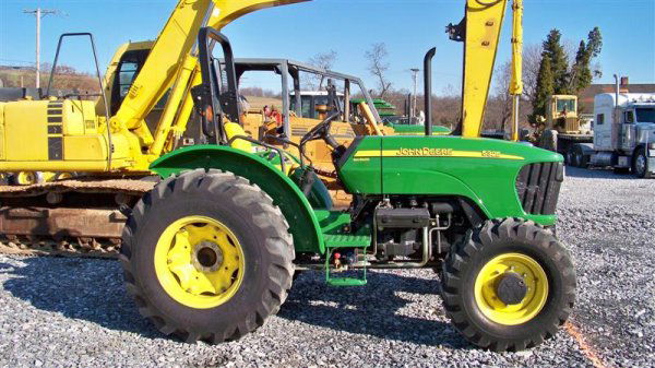 John Deere 5325 4x4 Utility Farm Tractor Dec 08 08 G W Mcgrew Auction Company Inc In Pa