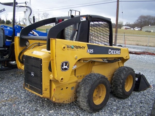 John Deere 325 Skid Steer Loader with OROPS - 5