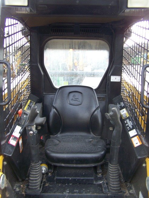 John Deere 325 Skid Steer Loader with OROPS - 8