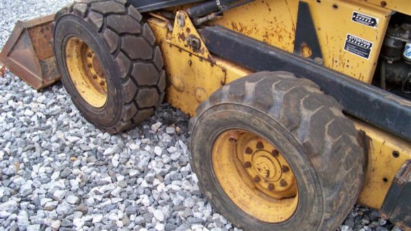 New Holland L785 Skid Steer Loader with OROPS - 6