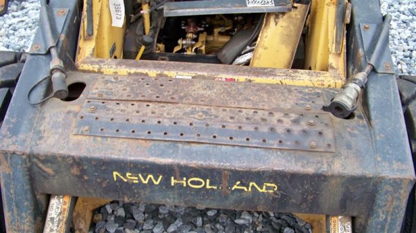 New Holland L785 Skid Steer Loader with OROPS - 8
