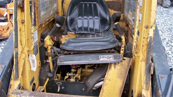 New Holland L785 Skid Steer Loader with OROPS - 9
