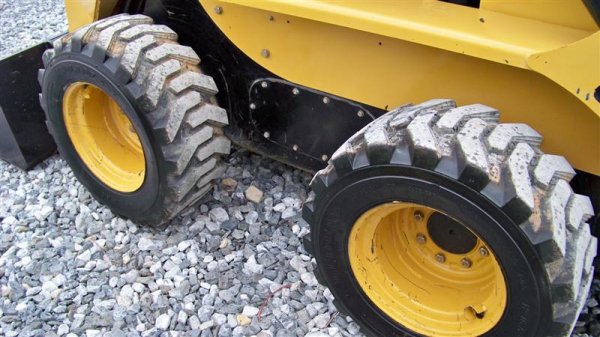 Caterpillar 252.B Skid Steer Loader with OROPS - 6