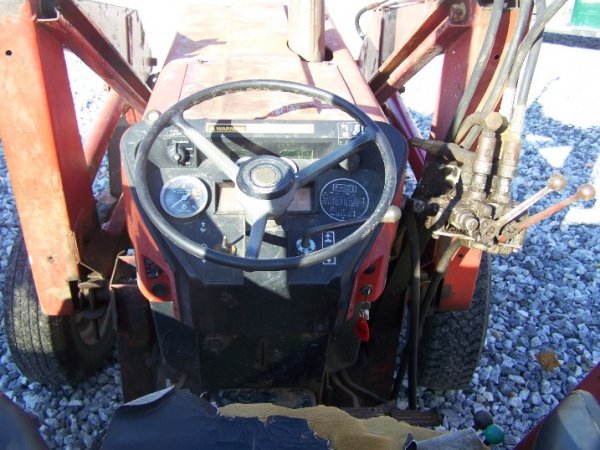 International 885 Farm Tractor with Loader - 6