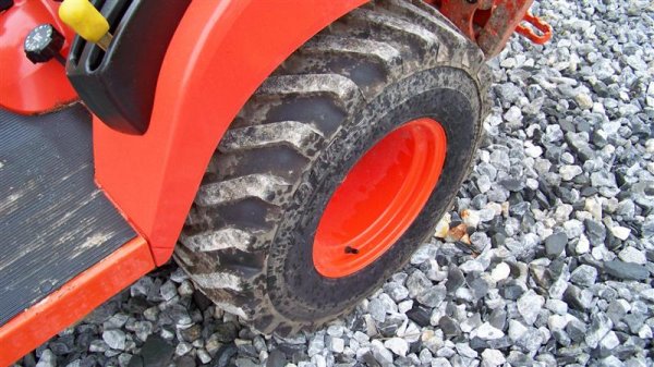 Kubota BX24 4x4 Compact Tractor Loader Backhoe - 8