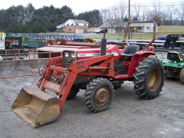 Massey Ferguson 1040 4x4 Compact Tractor Loader: Massey Ferguson 1040 4x4 Compact Tractor With Loader, 28 Horsepower PTO, 1640 Hours, 3pt Hitch with 540 Shaft PTO, 1 Remote and 13.6-24 Rear Tires. Serial #L10650 This is a due not miss event, you wil