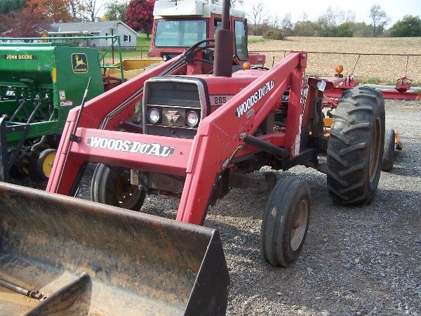 MASSEY FERGUSON 285 TRACTOR W/ NEW WOODS LOADER: MF 285 tractor w/ Like new Woods Quick attachable loader. Tractor is in great shape, came off a local farm. Runs and drives the best, the multipower is good. Shows 6000 hours. Ser # 9A32893 Tag# 12639