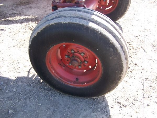 International IH 766 Farm Tractor w/ Cab & Air Nice - 3