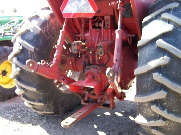 International IH 766 Farm Tractor w/ Cab & Air Nice - 7
