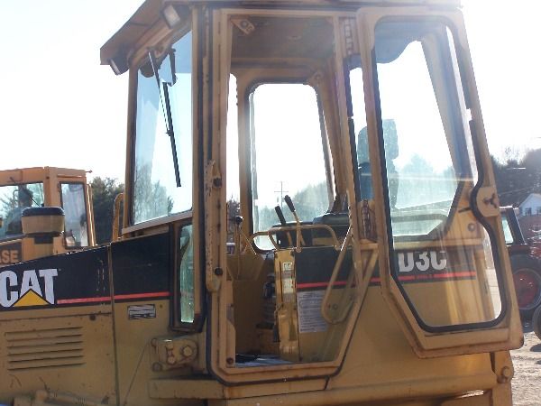 Cat Caterpillar D3C Series 3 Bull Dozer w/ Cab & He - 9