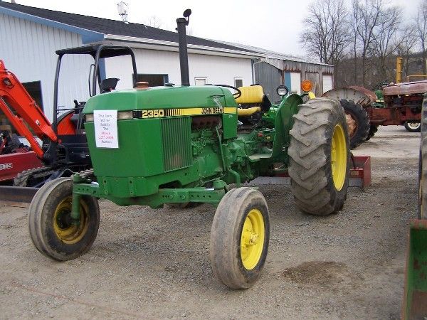 JOHN DEERE 2350 2wd w/2300 hours V-Nice tractor!!