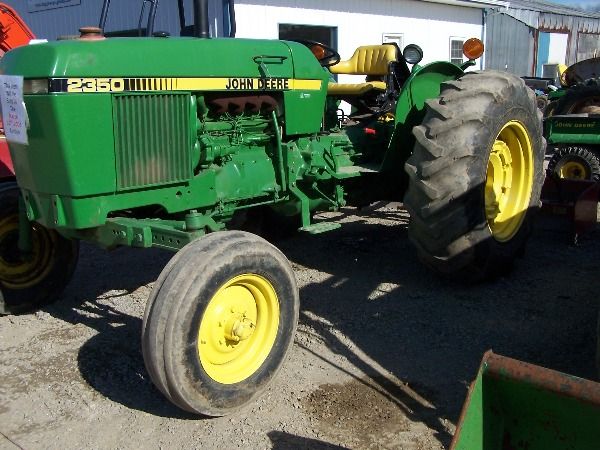 JOHN DEERE 2350 2wd w/2300 hours V-Nice tractor!! - 2