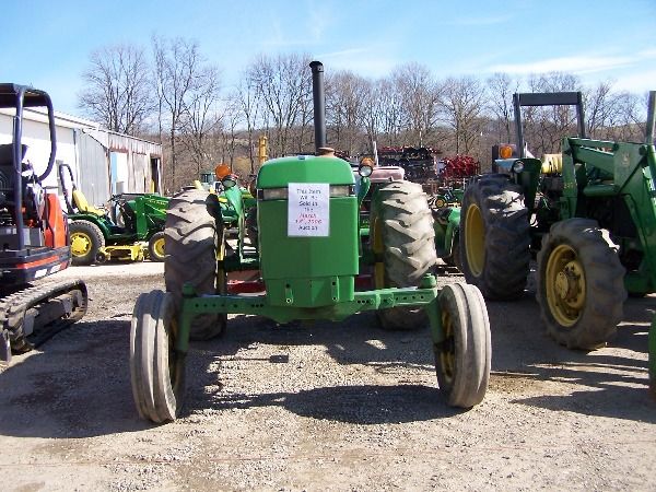 JOHN DEERE 2350 2wd w/2300 hours V-Nice tractor!! - 3
