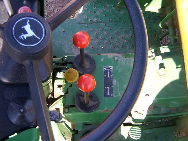 JOHN DEERE 2350 2wd w/2300 hours V-Nice tractor!! - 9