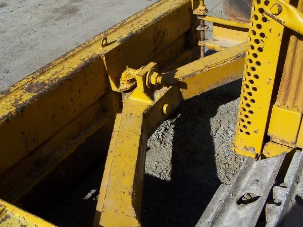 JOHN DEERE 420 2-Cylinder Dozer Very Nice Tractor - 10