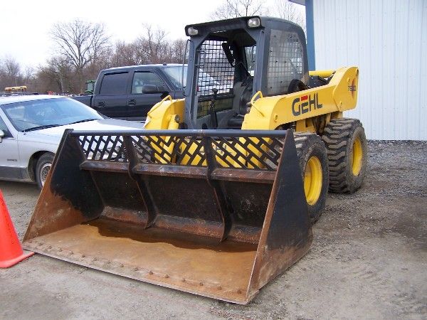 GEHL 7600 Skid Steer loader Like new bigger than Bo