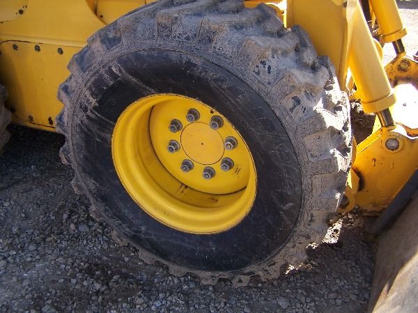 GEHL 7600 Skid Steer loader Like new bigger than Bo - 4