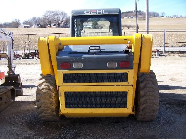 GEHL 7600 Skid Steer loader Like new bigger than Bo - 7