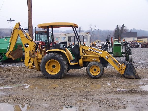 JOHN DEERE 110 Tractor Loader Backhoe 900 hours - 4