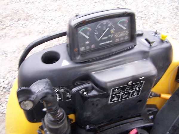JOHN DEERE 110 Tractor Loader w/500 hours nice!!! - 3