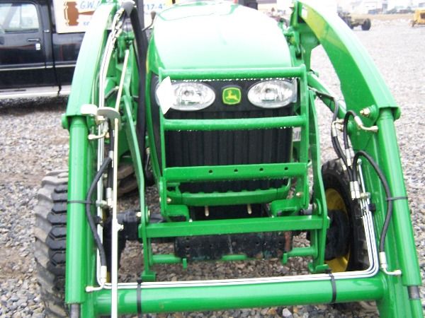 JOHN DEERE 4320 4x4 Compact Tractor w/ Loader 80 h - 4