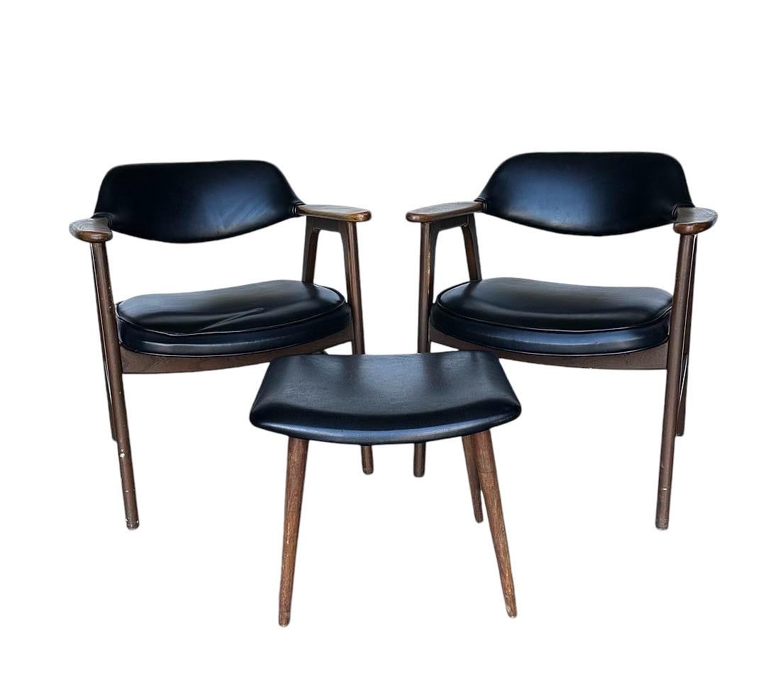 Style of W.H.. Gunlocke for Craftmaster Mid Century Walnut Armchairs & Ottoman, 1960's: Style of W.H.. Gunlocke for Craftmaster Mid Century Walnut Armchairs & Ottoman, 1960'sMeasures 29.5" tall 25" wide 22" deep seat height 18" 18" deep. Ottoman 16" tall 18.5" long 16" deep