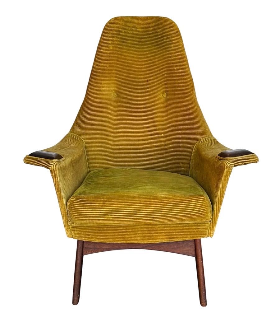 Adrian Pearsall Mid Century Modern Lounge Chair for Craft Associates, 1960's: Adrian Pearsall Mid Century Modern Lounge Chair for Craft Associates, 1960's. Measures 44" tall 36" wide 28" deep seat height 18.5" 20.5" depth