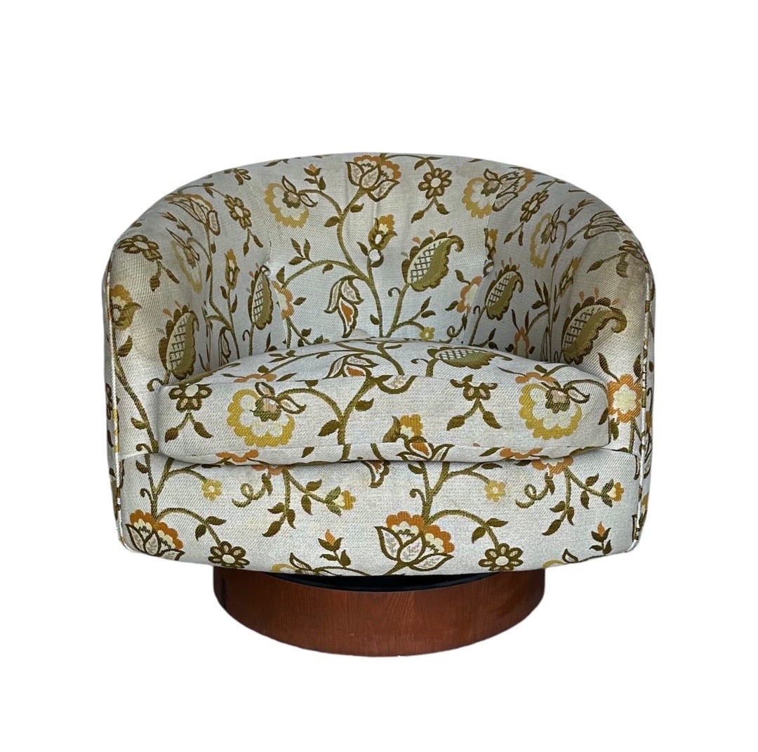 Milo Baughman, Swivel Lounge Chair on Walnut Plinth Base: Milo Baughman, Swivel Lounge Chair on Walnut Plinth Base. 24.5"H x 26"W x 22.5"D Seat: 17.5"H x 21.5"D