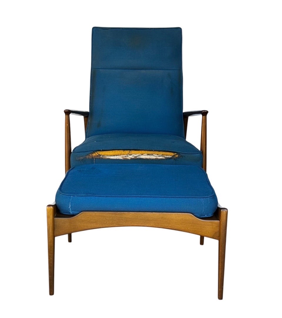 Arne Vodder for Selig, Fd-164 Teak Lounge Chair and Ottoman, Denmark: Arne Vodder for Selig, Fd-164 Teak Lounge Chair and Ottoman, Denmark. 32”H x 33”W x 38”D Seat: 12.5”H x 20.5”D